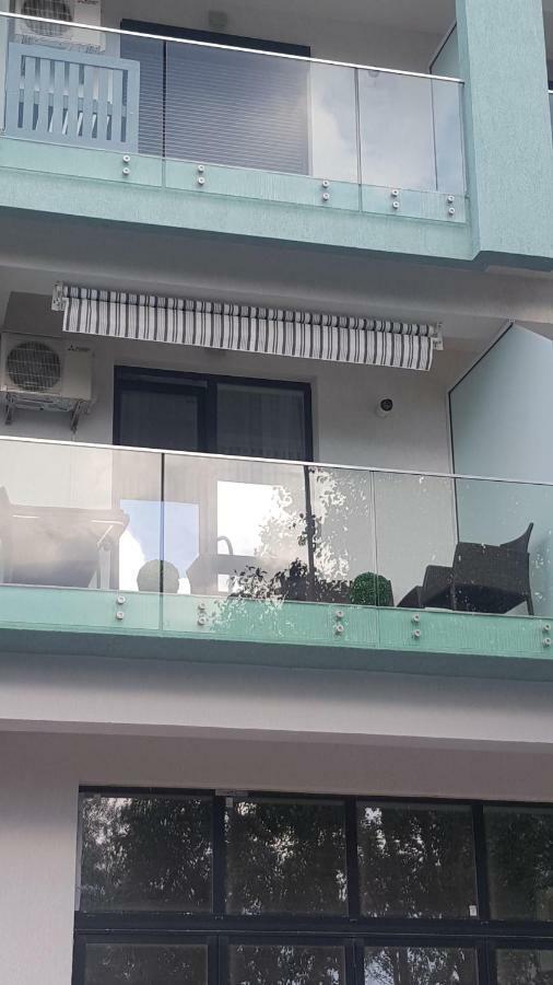 Alex Marina Flat Apartment Mamaia Exterior photo